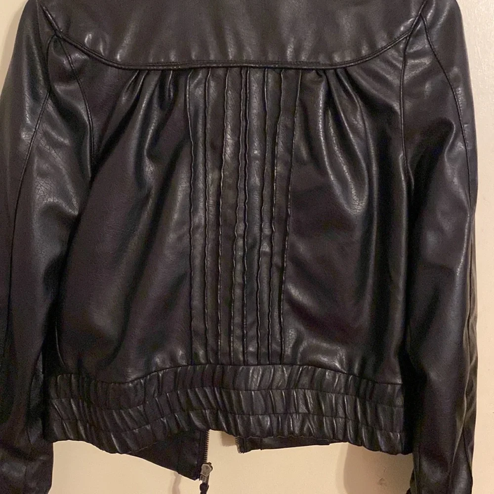 Jacket - Picture 5 of 6